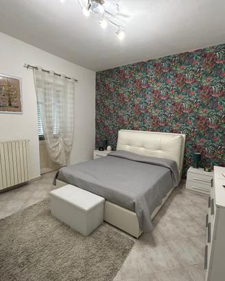 Mobili per camera da letto e soggiorno