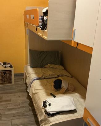 Letto a castello con armadio