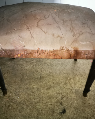 Antica Panchetta sgabello con piedi in ottone