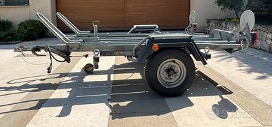 Carrello porta moto. Tre posti per 600kg