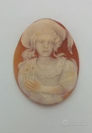 Cammeo d'epoca in corniola su fondo rosso