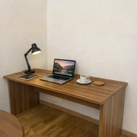 Scrivania moderna in legno, studio, smart working