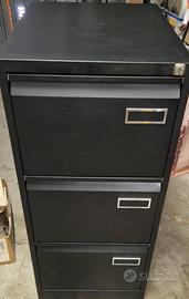 Schedario da ufficio a tre cassatti