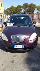 lancia y