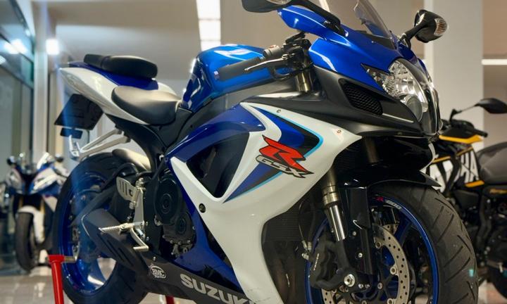 Suzuki GSX R 600 FINANZIABILE E TAGLIANDATA