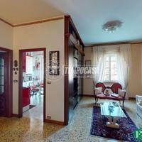 APPARTAMENTO TRE VANI CON BALCONE