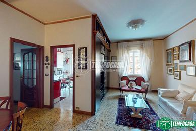 APPARTAMENTO TRE VANI CON BALCONE