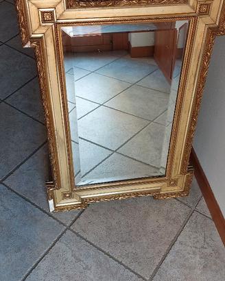 Specchio con cornice in legno euro 50,00