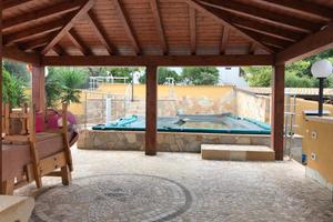 V/983 San Nicola, villa con piscina