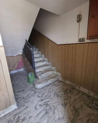 Villa di 200 m² con più di 5 locali a Riposto