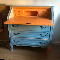 Scrivania a ribalta modernizzata