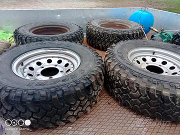 cerchioni e gomme per fuoristrada