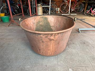 grande calderone (o paiolo) antico