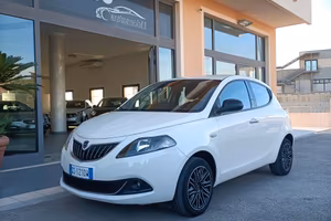 Lancia Ypsilon 1.0 FireFly 5 porte S&S Hybrid Gold