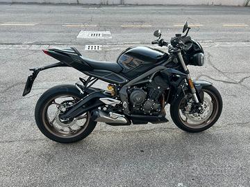 Triumph Street Triple RS 765