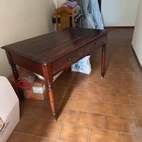 Tavolo antico siciliano con cassetti