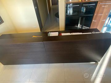 Tavolo Conferenze con Leggio e Poltrone Relatori