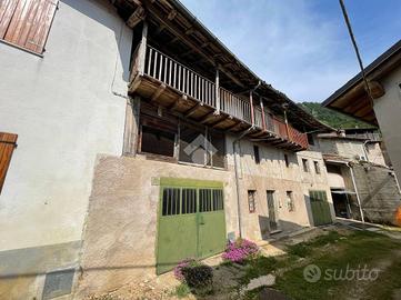 CASA DI CORTE A TORREBELVICINO