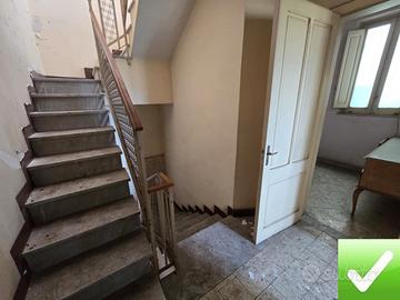 Terra Cielo Da Ristrutturare Con Terrazzo Archi