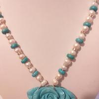 Collana con turchese e perle bianche scaramazze