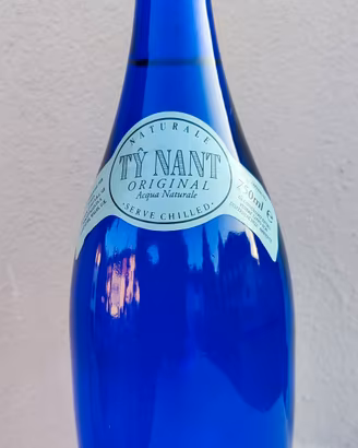Bottiglia TY NANT anno 1994 mai aperta.