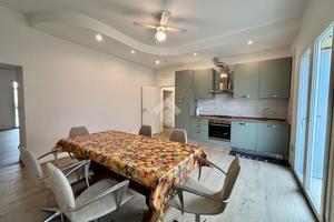 VILLA A SCHIERA A SOMMACAMPAGNA