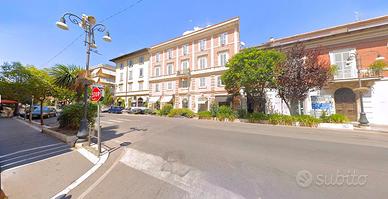 4 LOCALI A GENZANO DI ROMA