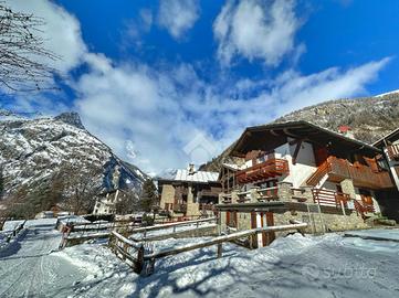 CASA INDIPENDENTE A COURMAYEUR