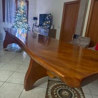 Tavolo in legno massello