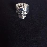 anello metallo Design Teschio e Ragnatele ai lati