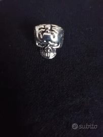 anello metallo Design Teschio e Ragnatele ai lati