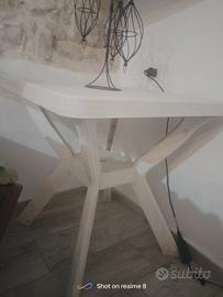 tavolino e sedie da giardino