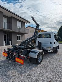 Iveco Daily 72C18 Scarrabile con gancio traino