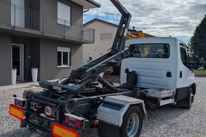 Iveco Daily 72C18 Scarrabile con gancio traino