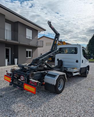 Iveco Daily 72C18 Scarrabile con gancio traino
