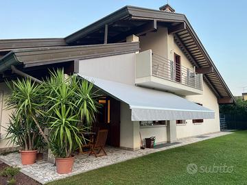 Tenda da sole nuova "due mesi di vita"