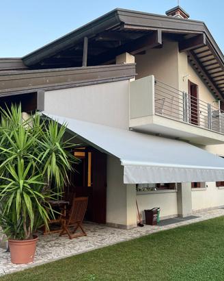 Tenda da sole nuova "due mesi di vita"