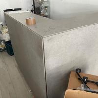 bancone o desk per negozio/ufficio 