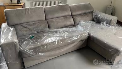 divano angolare in microfibra effetto velluto