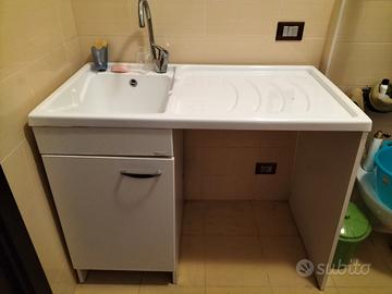 Coprilavatrice con lavatoio