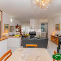 3/4 LOCALI CON CUCINA ABITABILE E DOPPI SERVIZI.