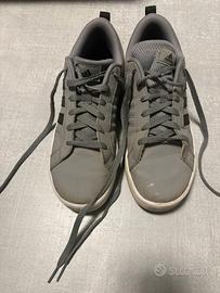SCARPE ADISAS GRIGIE E NERE N.40