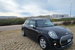 mini cooper D anno 2015  1.5 disel perfetta