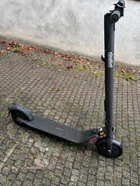 Monopattino elettrico Segway e25e