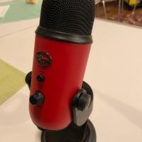 Microfono Blue Yeti rosso