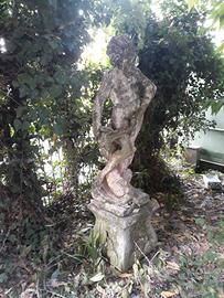 Statua in cemento con piedistallo 