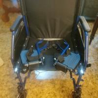 Carrozzina (sedia a rotelle) come nuova