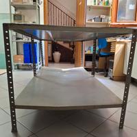 Tavolo da lavoro in metallo