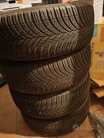 Gomme Good Year Vector 4 season 215 55 17 + cerchi
