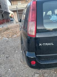 portellone nissan X-TRAIL  anno 2004